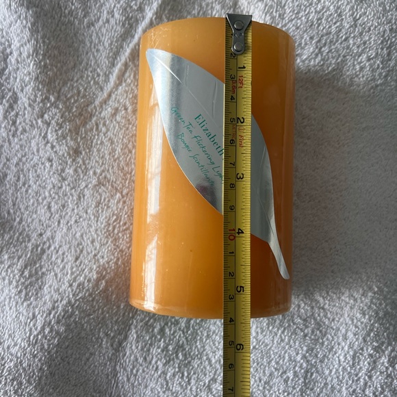 Elizabeth Arden Green Tea 5.5 Inches tall- Candle In Original Package. - Picture 4 of 6